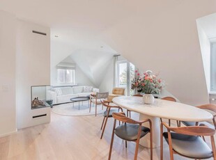 Penthouse in villa residentie met 3 slpk - modern gemeubilee