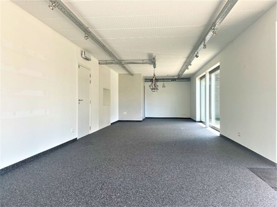 80m² én 37m² kelderberging, 3 buitenparkeerplaatsen + ond...