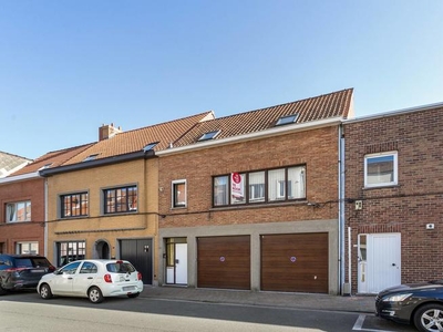 Huis met 4 slaapkamers en 2 tandemautoboxen te koop in Heist