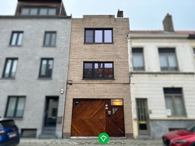 Instapklare woning met garage te koop in Oostende