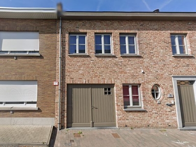 Moderne gezinswoning met 3 slaapkamers, tuin en garage