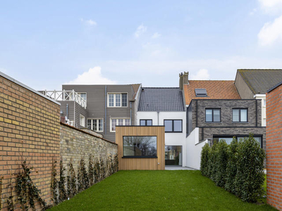 Schitterend gerenoveerde gezinswoning met grote garage