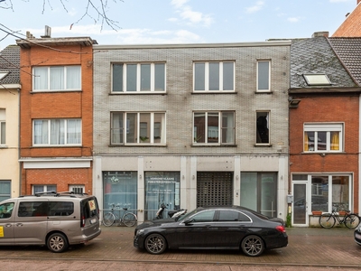 Handelspand met duplex appt vlakbij station en centrum