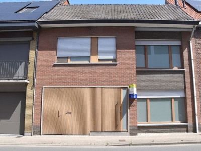 Knappe gerenoveerde gezinswoning met 3 slaapkamers te Wevel