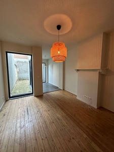 Mooi rijhuis in Borgerhout met 3 slaapkamers en tuintje.