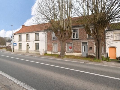 Renovatieproject (820m²) te Lievegem met zicht op de vaart!