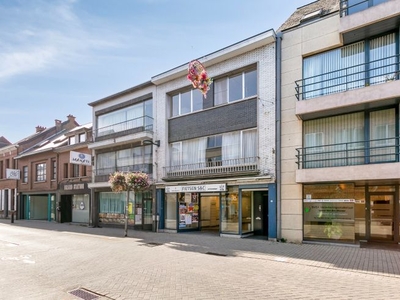 Ruim handelspand met appartement