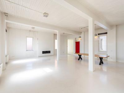 Unieke loft met 2 slaapkamers, 2 badkamers en een dakterras