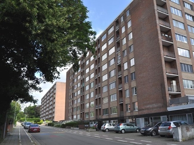 Ruim 2 slaapkamer appartement met garagebox