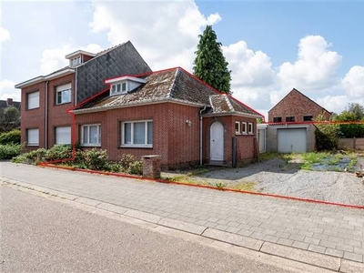 Te renoveren woning op perceel van 357 m²