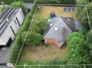 Vrijstaande woning te Molenblook (Genk) op een perceel va...