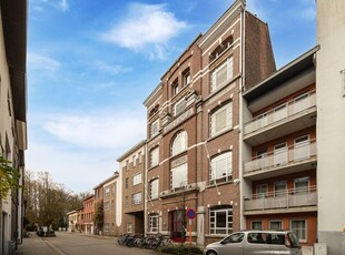 Unieke gemeubelde loft vlakbij centrum en station !