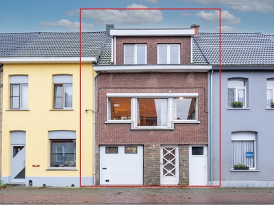 TE RENOVEREN WONING MET 3 SLPKS, GARAGE EN TUIN