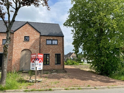 Knappe landelijke woning op residentiële locatie te Hasselt