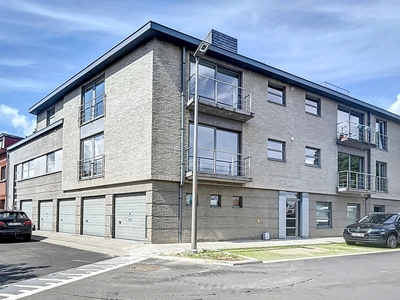 Ruime appartement met 2 kamers en garage!