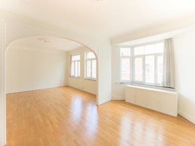 Mooi appartement gelegen bij de Brugmannplein