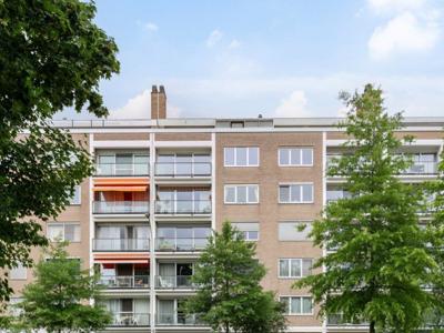 Zeer ruim appartement met dubbele autostaanplaats!