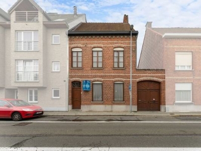 Authentieke burgerwoning met ruime garage en atelier te k...