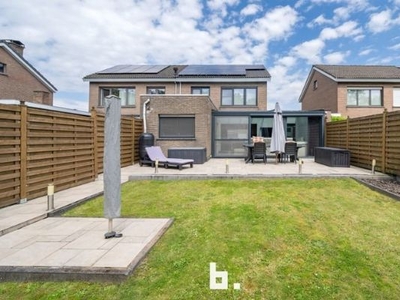 Perfect onderhouden woning met garage en zonnige tuin