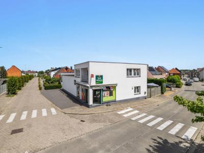 Instapklaar woonhuis, handelspand met winkel op toplocatie