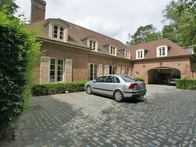 Een inpandig appartement in een prachtige residentiële villa