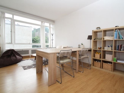 Elsene - Studio van +/- 40m².