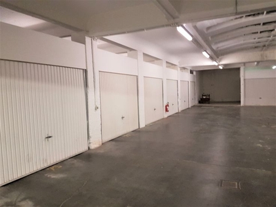 Afgesloten garagebox met oplaadpunt in hartje Antwerpen