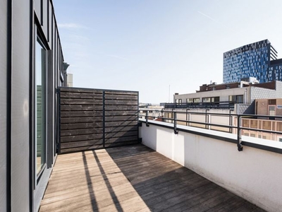 BRUSSEL - Licht Penthouse van ±100 m² + terrassen. PEB B!