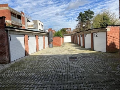 Garages gelegen aan de Grote Markt te Herentals