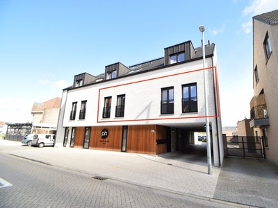 Nieuwbouw appartement met 3 slaapkamers en garage.