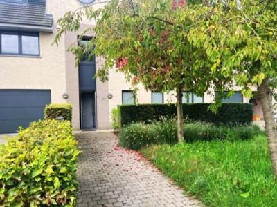 IN OPTIE! Ruim appartement met tuin, garage & 2 slaapkamers