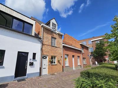 Stadswoning met 3 slaapkamers, terras en koertje