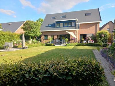 Villa geschikt voor dubbel gebruik / 5 slpkm / rustige buurt