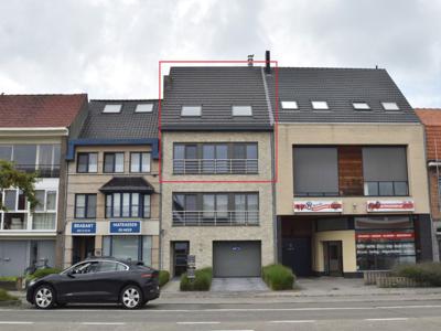 Zeer ruim triplexappartement met dubbele garage