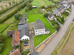 ENORM RUIM HERENHUIS + KANTOORGEBOUW + LOODS EN PAARDENSTALL