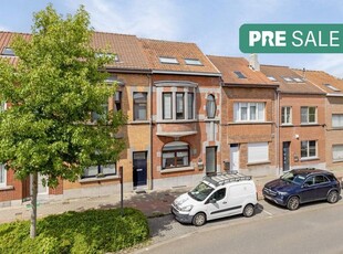 Karaktervolle en instapklare woning met 4 slaapkamers te koo