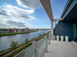 Uniek penthouse met 3 slaapkamers en garage te Bredene