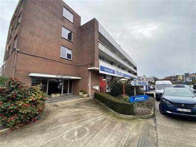 Appartement met nieuwe keuken en badkamer