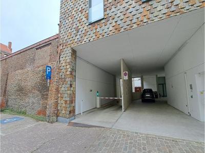 AUTOSTANDPLAATS te huur in Centrum BRUGGE