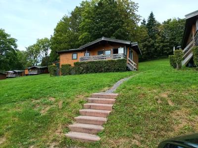 Charmante chalet met prachtige verzichten in vakantiepark t