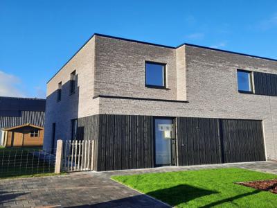 Energiezuinige, lichtrijke woning met 4 SLPK