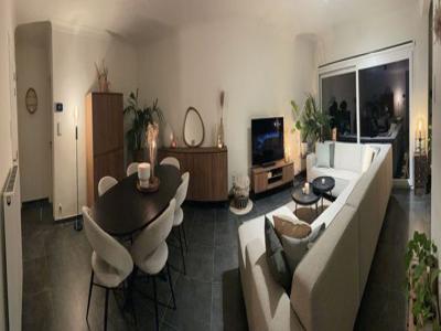 Gerenoveerd appartement (2e verdiep) te Zelzate