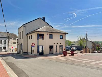 Immeuble mixte au centre de Mont-Saint-Guibert