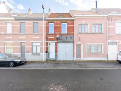 Knusse totaal gerenoveerde woning te huur in Melle!