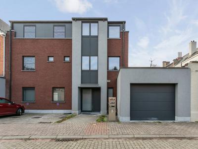 Luxueus gelijkvloers appartement met 3 slaapkamers en tuin