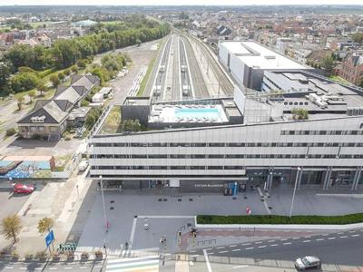 Modern appartement met ruim terras en gemeenschappelijk zwe