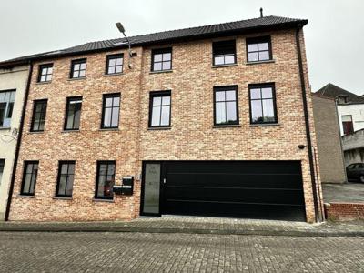 Nieuwbouw penthouse, ruim terras, garage, midden in centrum