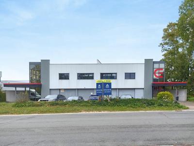 Nivelles Sud : Bureaux et entrepôts | 4 façades A VENDRE