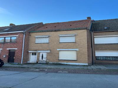 Renovatiepand te koop op een gunstige ligging in Veurne