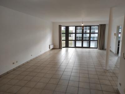 Ruim appartement met 2 slpk en terras te Putte